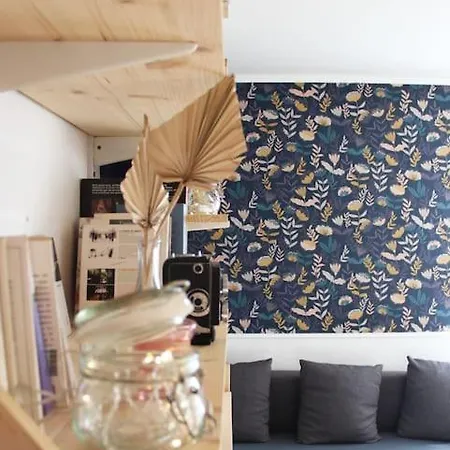 Calme Et Chaleureux Avec Stationnement Gratuit Apartment *